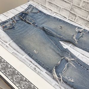 Levi High Waisted wedgie fit distressed jeans 25